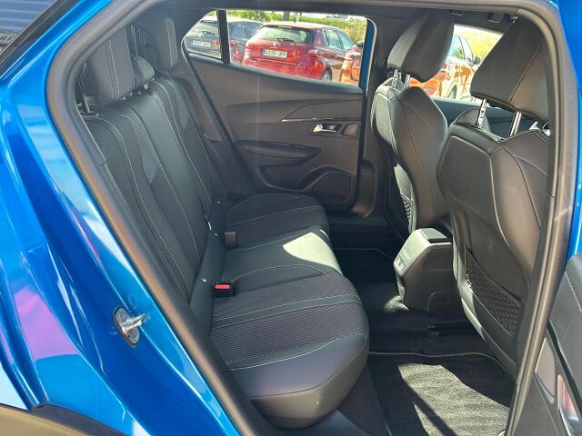 PEUGEOT 2008 GT 1.2 E-THP AUTO SPANISH LHD IN SPAIN 17000 MILES SUPER 2024